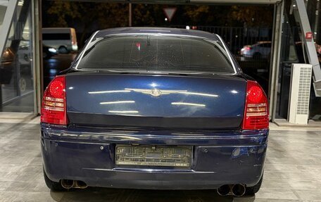Chrysler 300C II, 2004 год, 709 000 рублей, 4 фотография