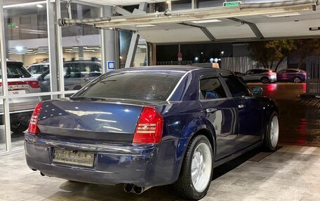 Chrysler 300C II, 2004 год, 709 000 рублей, 6 фотография