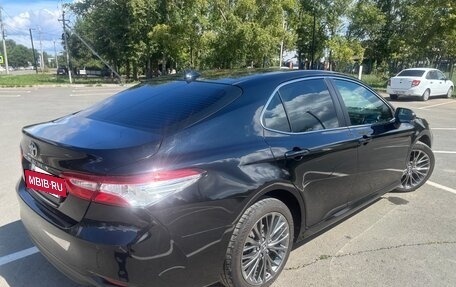 Toyota Camry, 2019 год, 2 850 000 рублей, 10 фотография