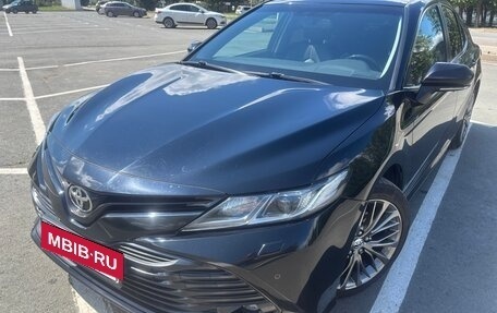Toyota Camry, 2019 год, 2 850 000 рублей, 2 фотография