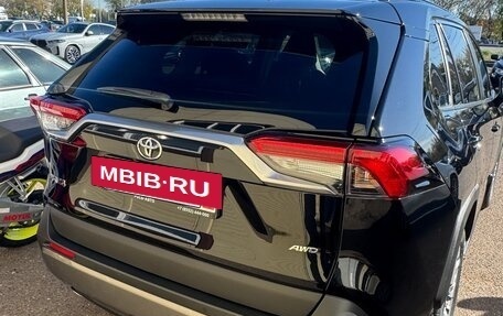 Toyota RAV4, 2020 год, 3 800 000 рублей, 2 фотография