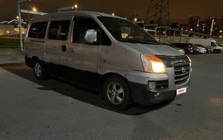 Hyundai H-1 II рестайлинг, 2006 год, 270 000 рублей, 2 фотография