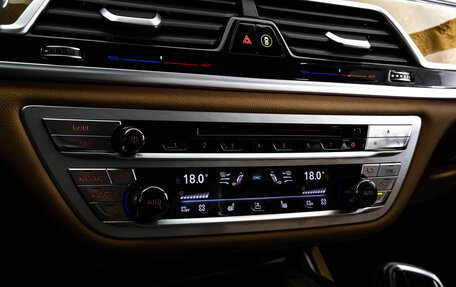 BMW 7 серия, 2017 год, 2 499 000 рублей, 16 фотография