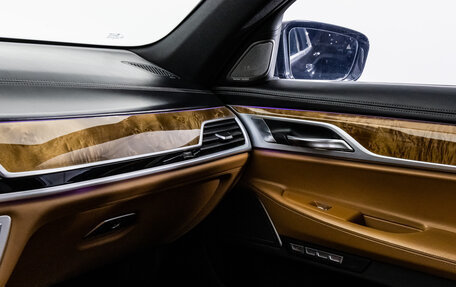 BMW 7 серия, 2017 год, 2 499 000 рублей, 15 фотография