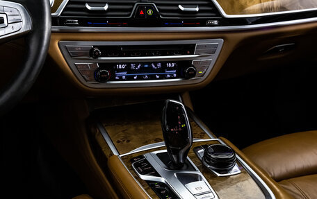 BMW 7 серия, 2017 год, 2 499 000 рублей, 12 фотография