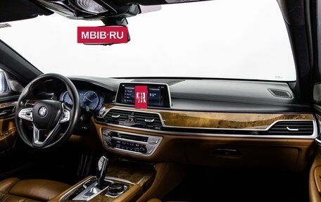 BMW 7 серия, 2017 год, 2 499 000 рублей, 9 фотография