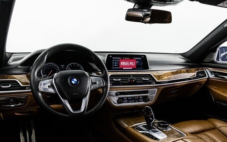 BMW 7 серия, 2017 год, 2 499 000 рублей, 14 фотография