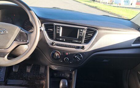 Hyundai Solaris II рестайлинг, 2017 год, 1 170 000 рублей, 8 фотография