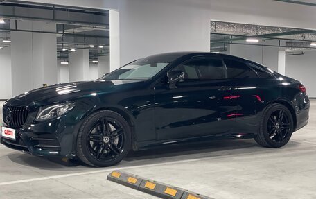 Mercedes-Benz E-Класс, 2019 год, 3 490 000 рублей, 5 фотография