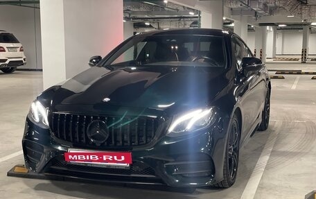 Mercedes-Benz E-Класс, 2019 год, 3 490 000 рублей, 4 фотография