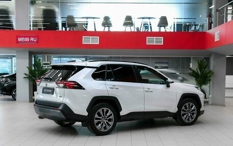 Toyota RAV4, 2022 год, 3 150 000 рублей, 2 фотография