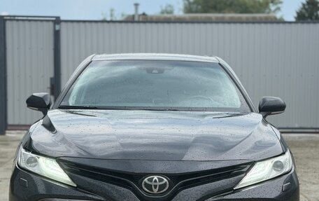 Toyota Camry, 2018 год, 2 450 000 рублей, 1 фотография