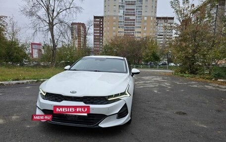 KIA K5, 2021 год, 2 200 000 рублей, 7 фотография