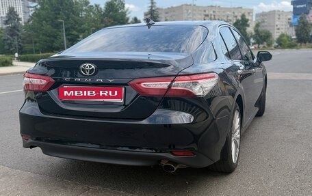 Toyota Camry, 2018 год, 2 450 000 рублей, 6 фотография