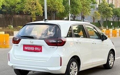 Honda Fit, 2023 год, 1 090 000 рублей, 3 фотография