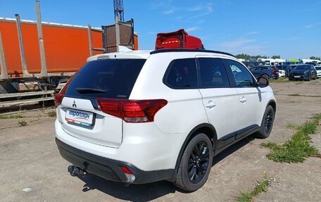 Mitsubishi Outlander III рестайлинг 3, 2020 год, 2 180 000 рублей, 3 фотография