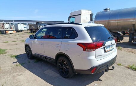 Mitsubishi Outlander III рестайлинг 3, 2020 год, 2 180 000 рублей, 4 фотография