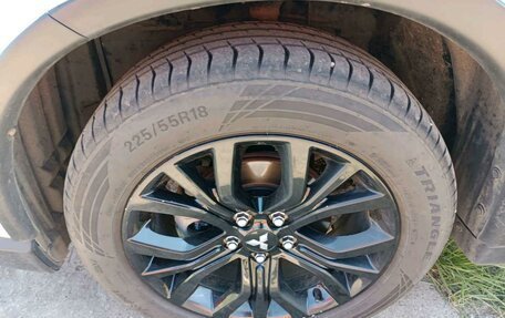 Mitsubishi Outlander III рестайлинг 3, 2020 год, 2 180 000 рублей, 12 фотография
