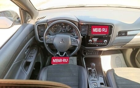 Mitsubishi Outlander III рестайлинг 3, 2020 год, 2 180 000 рублей, 14 фотография