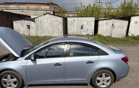 Chevrolet Cruze II, 2010 год, 650 000 рублей, 2 фотография