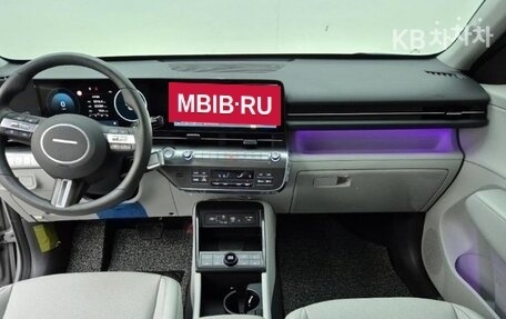 Hyundai Kona, 2024 год, 3 100 000 рублей, 6 фотография