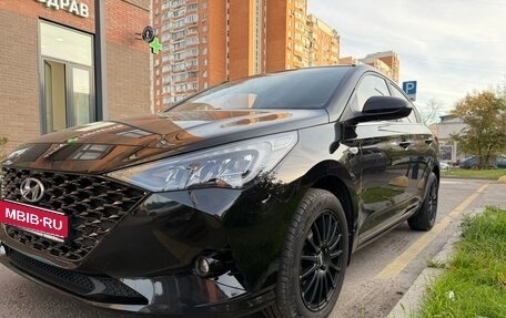 Hyundai Solaris II рестайлинг, 2022 год, 1 850 000 рублей, 1 фотография