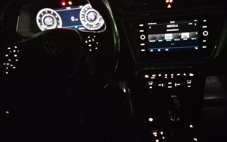 Volkswagen Tiguan II, 2018 год, 1 800 000 рублей, 8 фотография