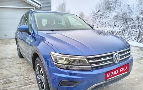 Volkswagen Tiguan II, 2018 год, 1 800 000 рублей, 3 фотография