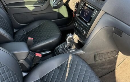 Skoda Yeti I рестайлинг, 2017 год, 2 050 000 рублей, 18 фотография