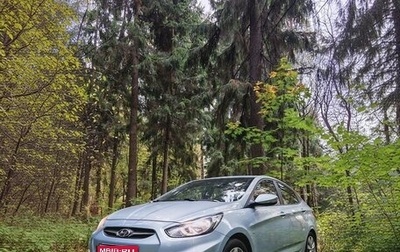 Hyundai Solaris II рестайлинг, 2011 год, 830 000 рублей, 1 фотография