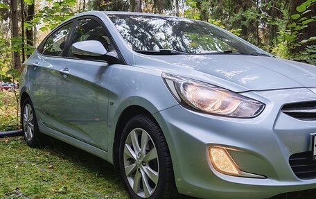 Hyundai Solaris II рестайлинг, 2011 год, 830 000 рублей, 3 фотография