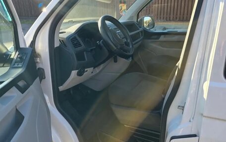 Volkswagen Caravelle T6 рестайлинг, 2019 год, 3 150 000 рублей, 6 фотография