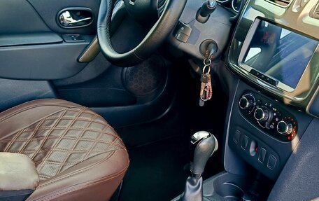 Renault Logan II, 2019 год, 970 000 рублей, 11 фотография