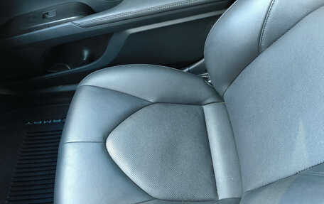 Toyota Camry, 2021 год, 3 300 000 рублей, 10 фотография