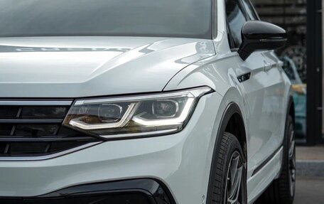 Volkswagen Tiguan II, 2021 год, 3 300 000 рублей, 3 фотография