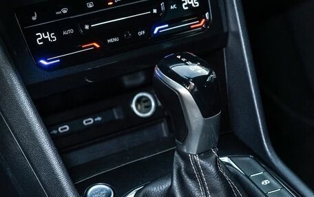 Volkswagen Tiguan II, 2021 год, 3 300 000 рублей, 22 фотография