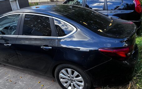 Opel Astra J, 2013 год, 800 000 рублей, 4 фотография