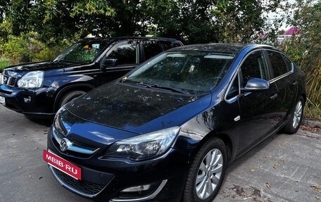 Opel Astra J, 2013 год, 800 000 рублей, 2 фотография