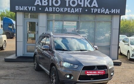 Mitsubishi Outlander III рестайлинг 3, 2010 год, 750 000 рублей, 4 фотография