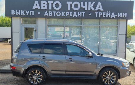 Mitsubishi Outlander III рестайлинг 3, 2010 год, 750 000 рублей, 11 фотография