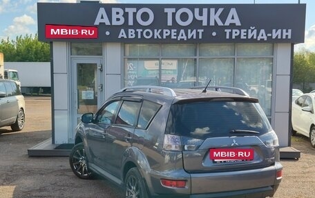 Mitsubishi Outlander III рестайлинг 3, 2010 год, 750 000 рублей, 13 фотография