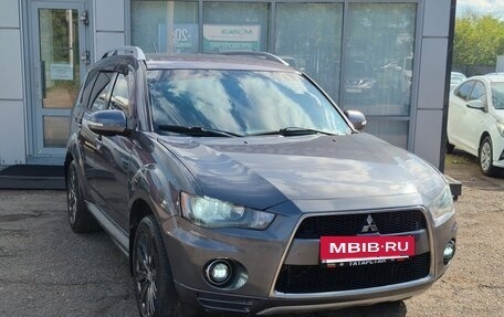 Mitsubishi Outlander III рестайлинг 3, 2010 год, 750 000 рублей, 10 фотография