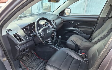Mitsubishi Outlander III рестайлинг 3, 2010 год, 750 000 рублей, 21 фотография