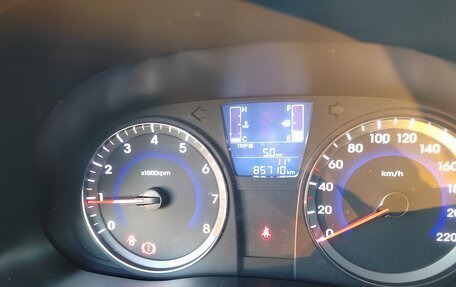 Hyundai Solaris II рестайлинг, 2016 год, 900 000 рублей, 4 фотография