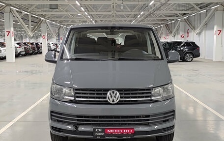 Volkswagen Caravelle T6 рестайлинг, 2016 год, 2 200 000 рублей, 6 фотография