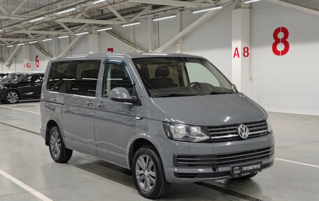 Volkswagen Caravelle T6 рестайлинг, 2016 год, 2 200 000 рублей, 7 фотография