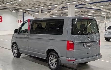 Volkswagen Caravelle T6 рестайлинг, 2016 год, 2 200 000 рублей, 11 фотография
