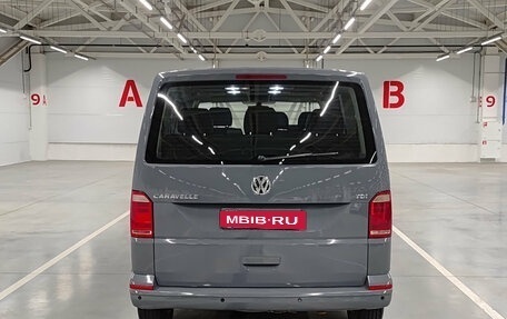 Volkswagen Caravelle T6 рестайлинг, 2016 год, 2 200 000 рублей, 10 фотография
