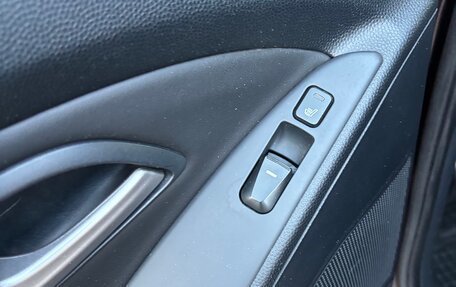 Hyundai ix35 I рестайлинг, 2012 год, 999 999 рублей, 12 фотография