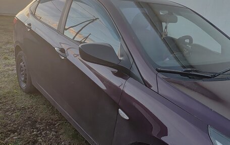 Hyundai Solaris II рестайлинг, 2011 год, 600 000 рублей, 2 фотография